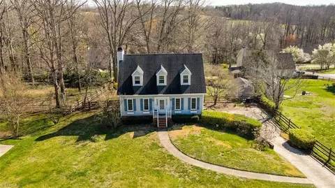 9516 White Tail Trl, Kernersville, NC 27284