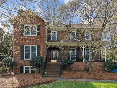 1382 Turkey Hill Rd, Winston Salem, NC 27106