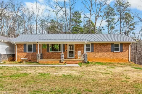 2035 Buffalo Rd, Sandy Ridge, NC 27046