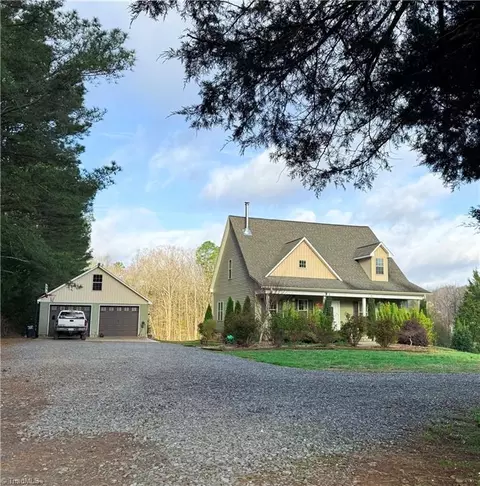 2249 Fuller Mill Rd, Thomasville, NC 27360