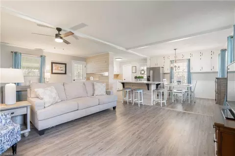 1401 Lambs Ln, Kernersville, NC 27284