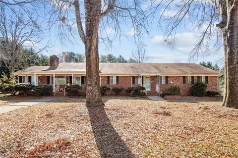 3613 Westwood Rd, Hamptonville, NC 27020
