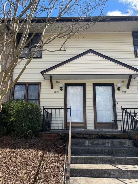 1057 Rock Knoll Ct, Winston Salem, NC 27107
