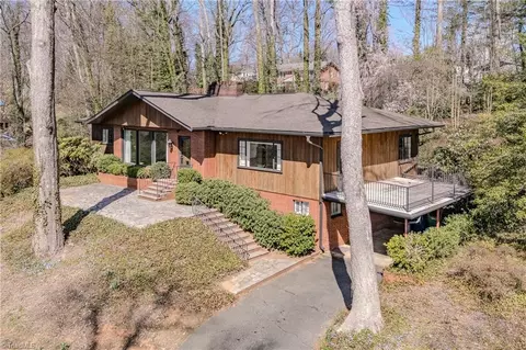 129 Oaklawn Rd, Mount Airy, NC 27030
