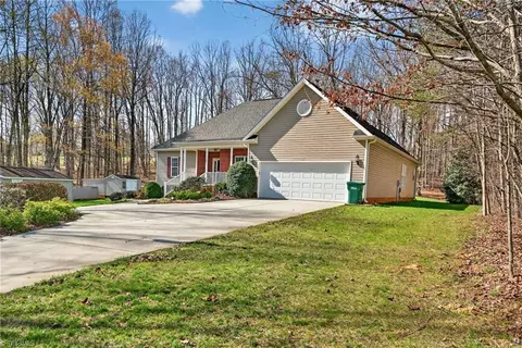 181 Woodsong Dr, Stokesdale, NC 27357