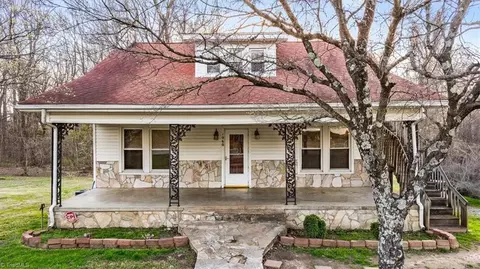 1060 Scales St N, Reidsville, NC 27320