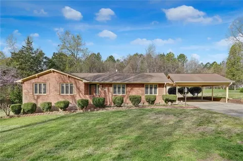 4104 Enchanted Ln, Greensboro, NC 27406