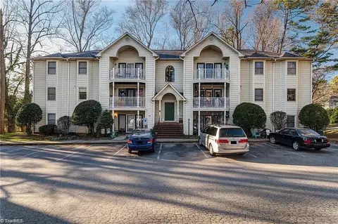 5934 Friendly Ave W #J, Greensboro, NC 27410