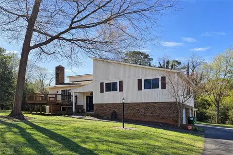 302 Country Ln, King, NC 27021