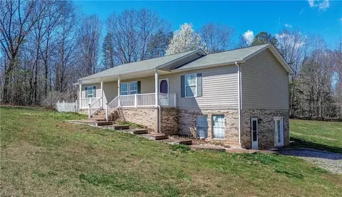 311 Fletcher Rd, Union Grove, NC 28689