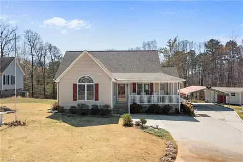 2559 Butterfly Trl, Randleman, NC 27317