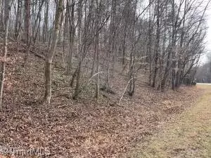 1 Valley Dr, Jonesville, NC 28642