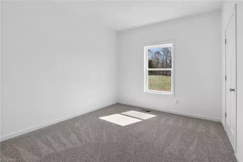 Bedroom - 1467 Thayer Rd, Trinity, NC 27370 photo 4 of 7