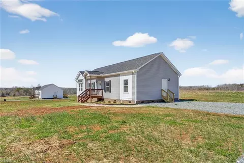 Exterior - 1485 Thayer Rd, Trinity, NC 27370 photo 7 of 8