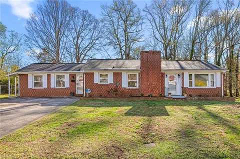 509 Duke St, Thomasville, NC 27360