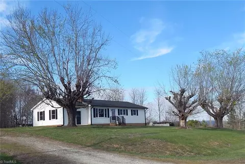 1065 Dallas King Rd, Westfield, NC 27053