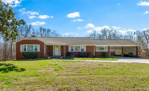3291 Burton Rd, Thomasville, NC 27360