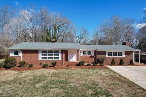 1540 Harrison St W, Reidsville, NC 27320