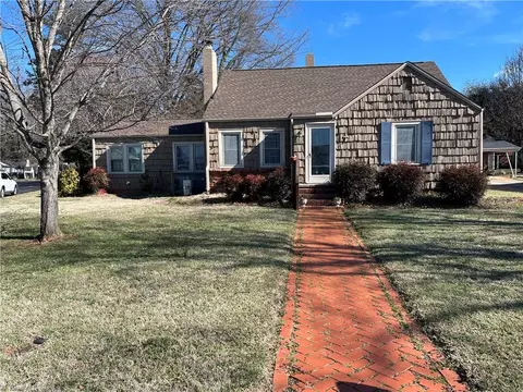 401 Westover Dr, Lexington, NC 27292