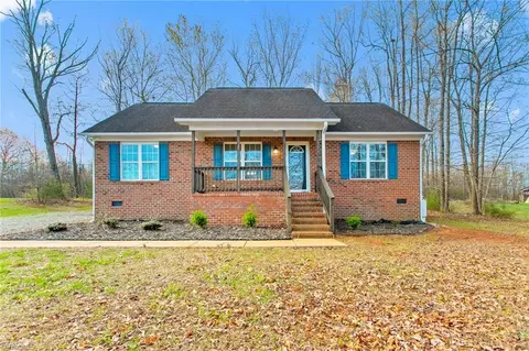 7510 Walking Stick Ln, Liberty, NC 27298