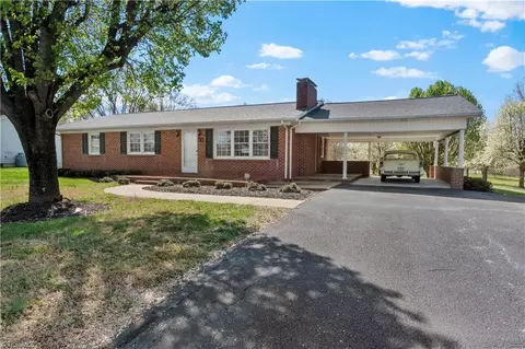 612 Main St, Boonville, NC 27011