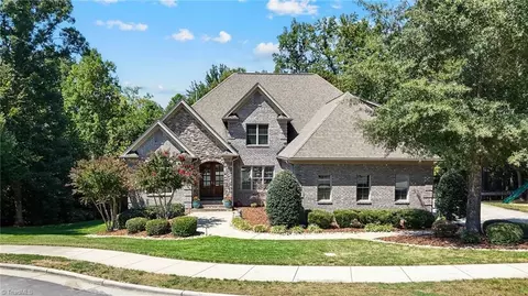 2849 Saint Giles Ct, High Point, NC 27262