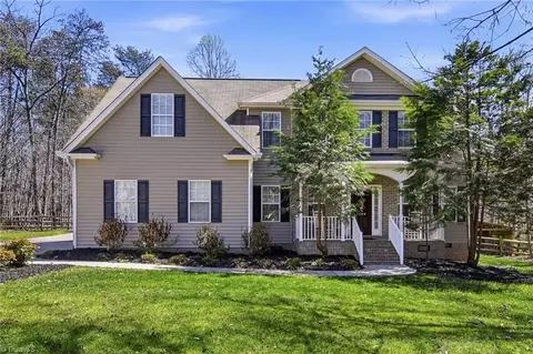 8090 Meadow Springs Pl, Stokesdale, NC 27357