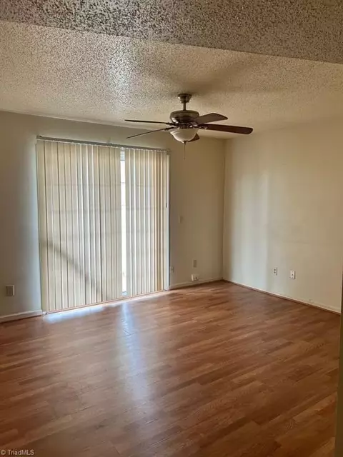 517 Mystic Dr, Greensboro, NC 27406