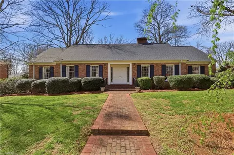 698 Lichfield Rd, Winston Salem, NC 27104