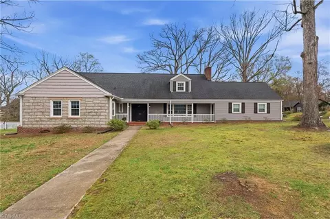 201 Stone St, Thomasville, NC 27360