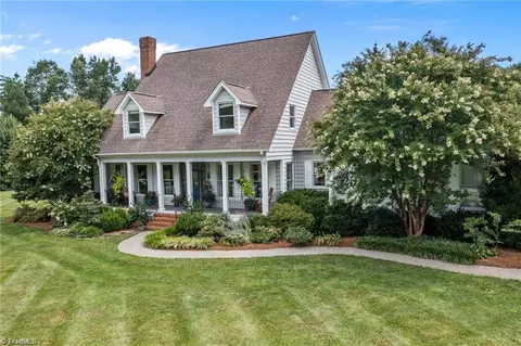 122 Carousel Ln, Stokesdale, NC 27357