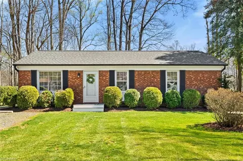 1505 Runabout Rd, Pfafftown, NC 27040