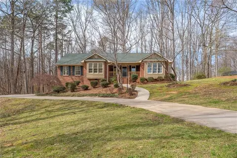 7006 Deer Hunter Ln, Lexington, NC 27295