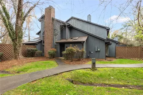 210 College Rd #601, Greensboro, NC 27410