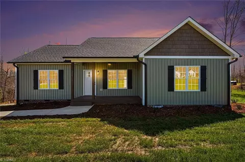 2873 Glowing Wood Trl, Asheboro, NC 27205