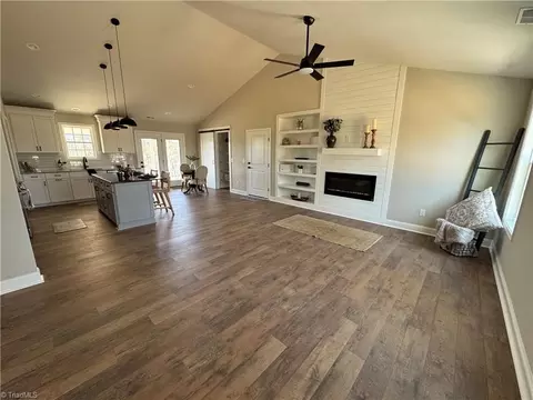 Living - 586 Culler Rd, Pinnacle, NC 27043 photo 5 of 7
