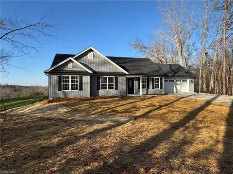 Exterior - 586 Culler Rd, Pinnacle, NC 27043 photo 4 of 9