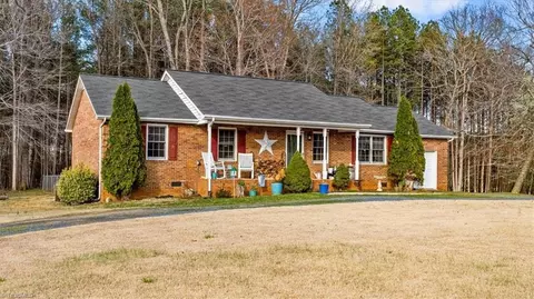 4076 Dunbar Bridge Rd, Asheboro, NC 27205