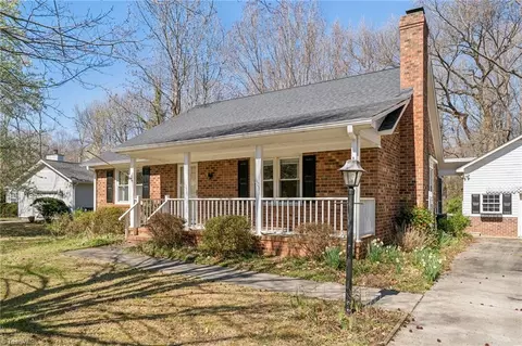 6 Natchez Ct, Greensboro, NC 27455
