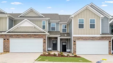145 Briarwood Ln, Bermuda Run, NC 27006