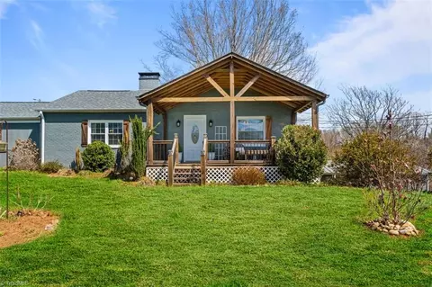 1729 Richmond Hill Church Rd, Boonville, NC 27011