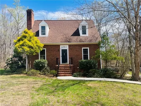 689 Lanier Rd, Lexington, NC 27295