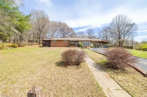 Exterior - 918 Hampton St, Eden, NC 27288 photo 1 of 3