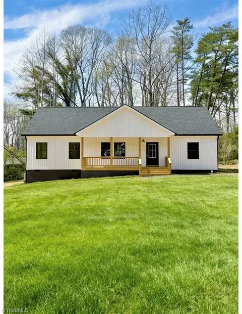 1532 Harvest Dr, Winston Salem, NC 27101