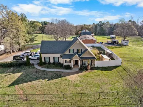 1066 Hickory Tree Rd, Winston Salem, NC 27127