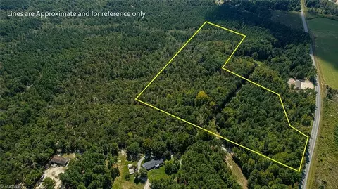 120 Lindsey Ln, Eagle Springs, NC 27242