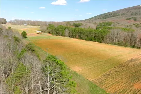 1 Old Mill Rd, Pinnacle, NC 27043 photo 7