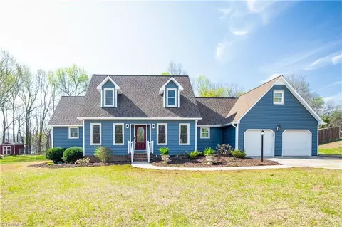 7381 Oak Bucket Rd, Thomasville, NC 27360
