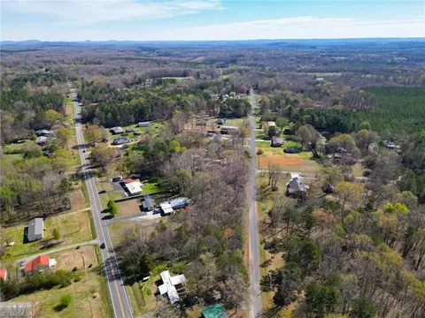 187 Eastside Dr, Denton, NC 27239 photo 2