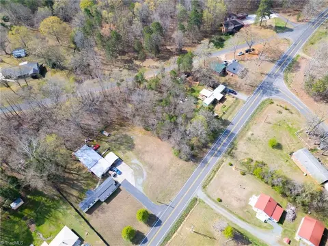 187 Eastside Dr, Denton, NC 27239 photo 5